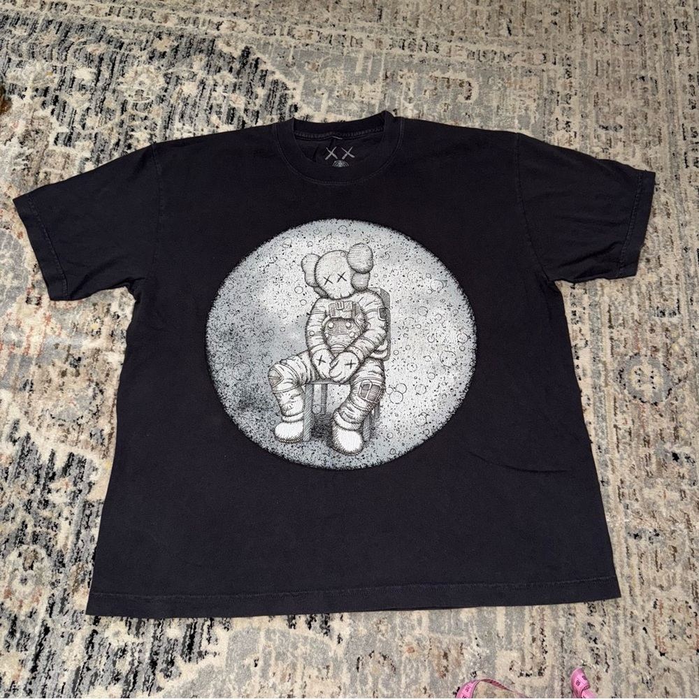 Kaws for Kid Cudi moon man t shirt medium